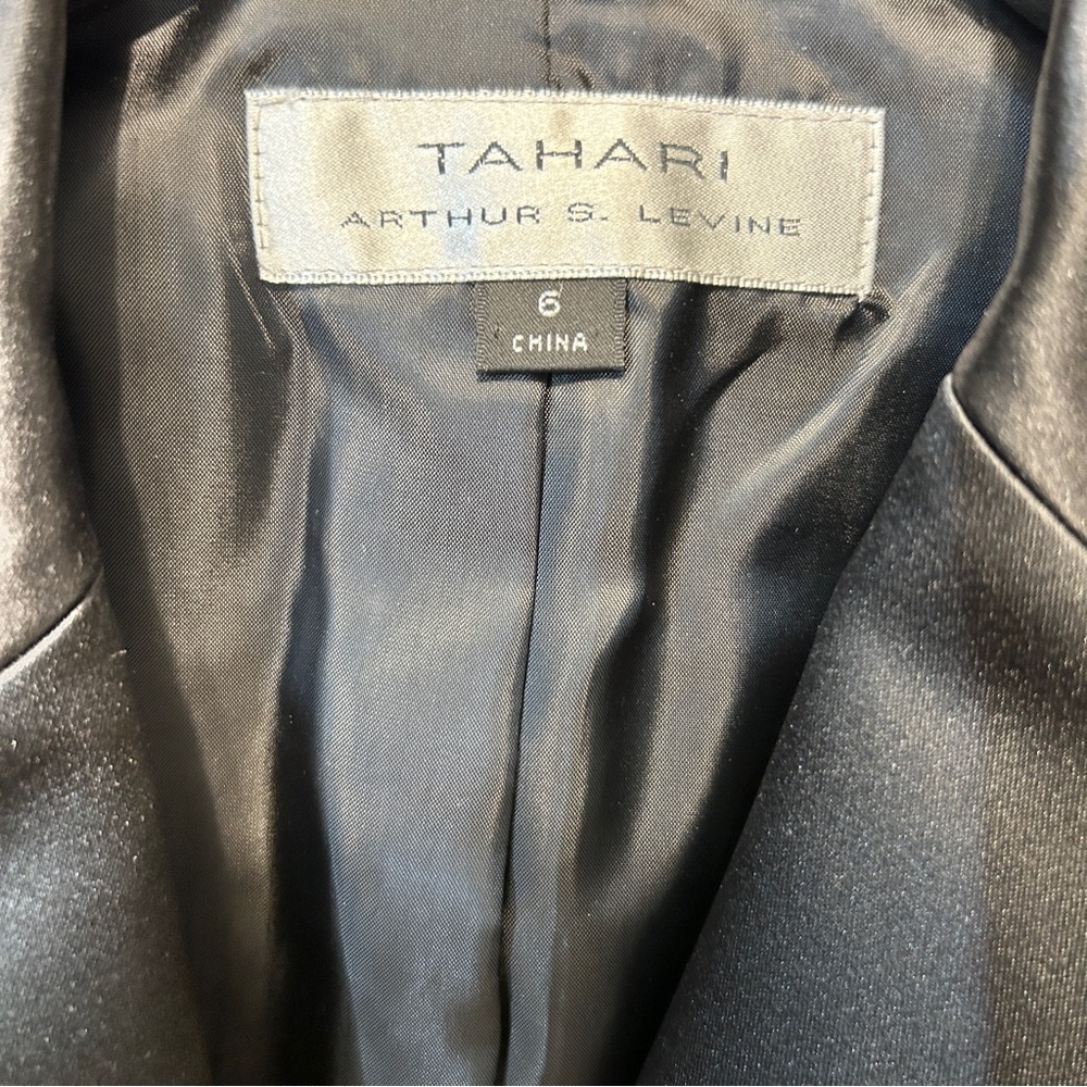 Tahari Arthur Levine Black Satin Short Sleeve Blazer Jacket - Picture 7 of 7
